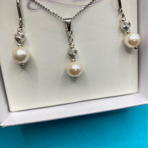 STERLING  Silver & Cultured Pearl Necklace and Earrings Set New In Box - Picture 6 of 8